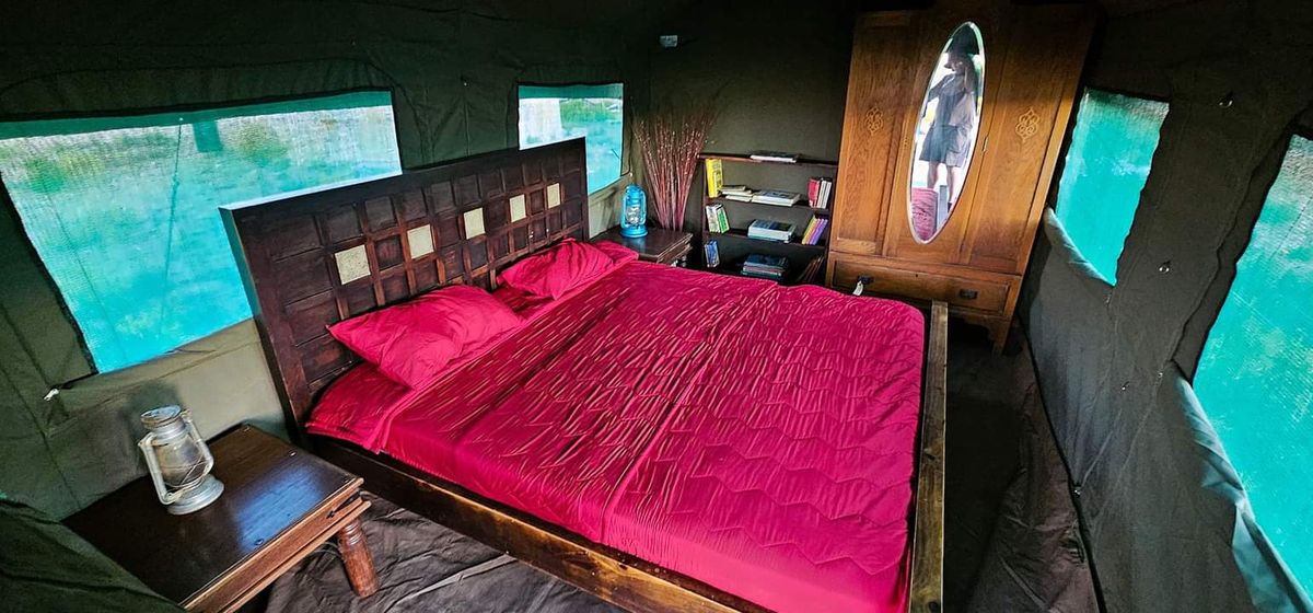 Spacious 3x6m tent with double bed